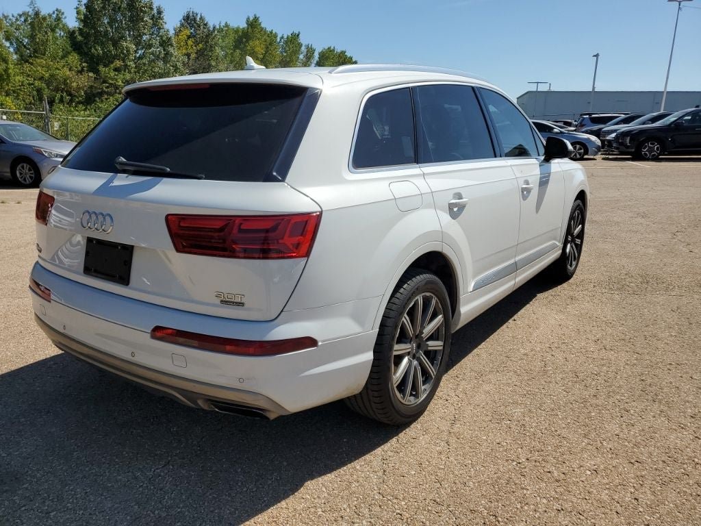 Used 2017 Audi Q7 3.0T Prestige AWD/4WD image 5