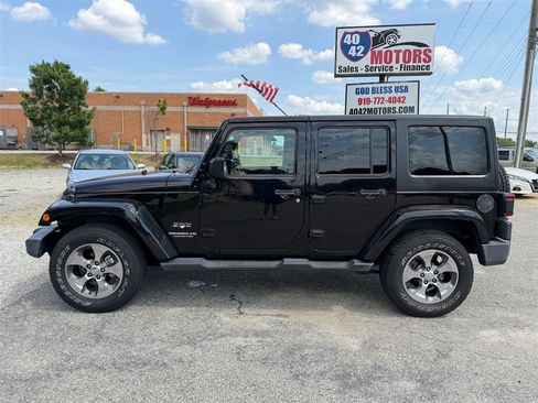 Used 2016 Jeep Wrangler Unlimited Sahara w/ Connectivity Group AWD/4WD image 2