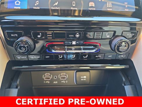 Used 2025 Jeep Grand Cherokee Limited w/ Black Appearance Package image 21