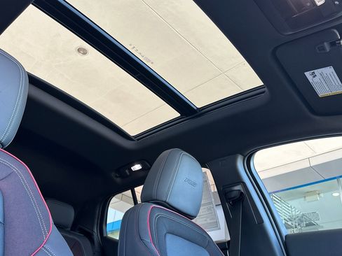 New 2025 Chevrolet Equinox EV RS image 17