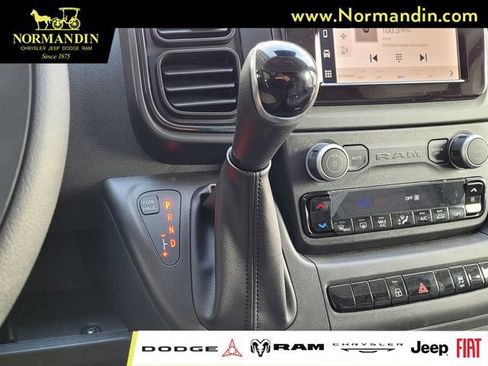 New 2024 RAM ProMaster 2500 w/ Convenience Group FWD image 11