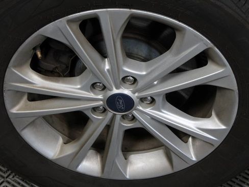 Used 2018 Ford Escape SE w/ Ford Safe & Smart Package image 9