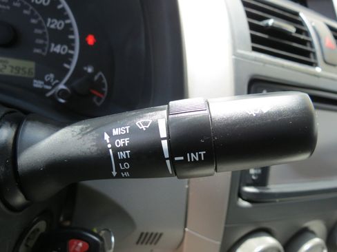 Used 2013 Toyota Corolla LE FWD image 16
