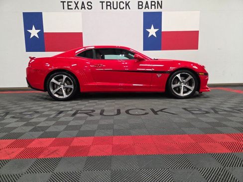 Used 2015 Chevrolet Camaro SS w/ Commemorative Special Edition RWD image 13
