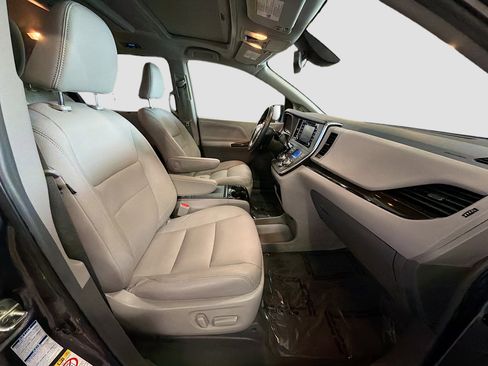 Used 2019 Toyota Sienna XLE Premium w/ Carpet Mat Package AWD/4WD image 35