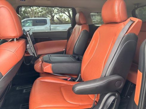 Used 2023 Kia Carnival SX image 13