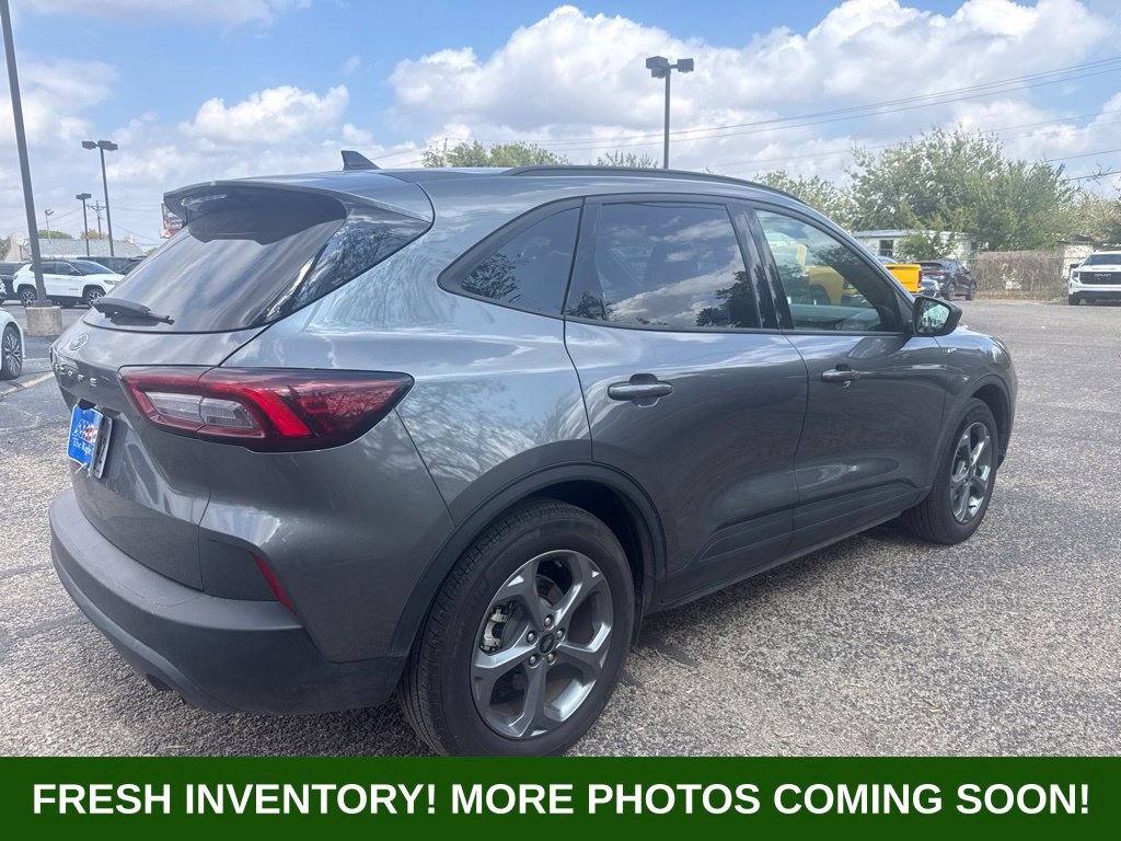 Used 2025 Ford Escape ST-Line FWD image 4