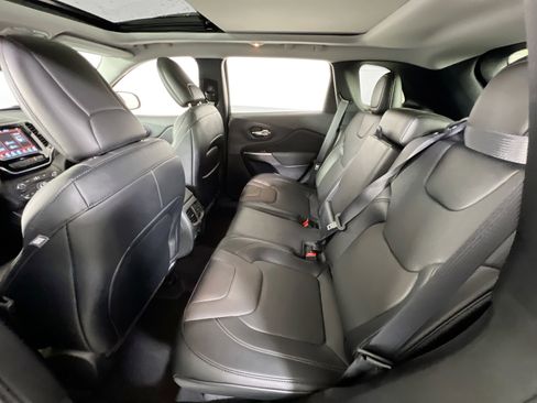 Used 2022 Jeep Cherokee Limited image 24