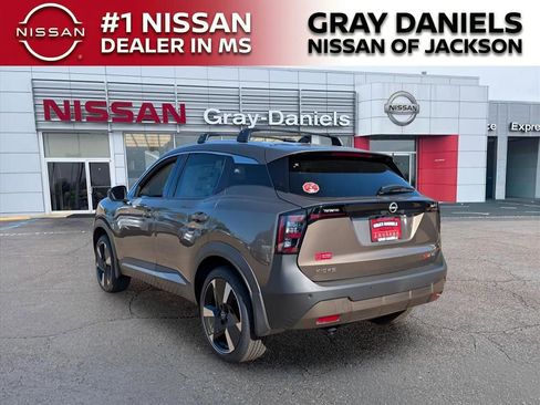 New 2026 Nissan Kicks SR AWD/4WD image 4