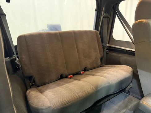 Used 2004 Jeep Wrangler 4WD w/ Dual Top Group image 17
