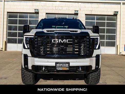 Used 2025 GMC Sierra 3500 Denali w/ Denali Reserve Package image 4