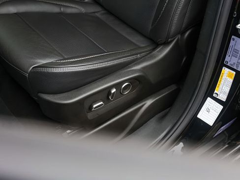 Certified 2025 GMC Yukon Denali image 11