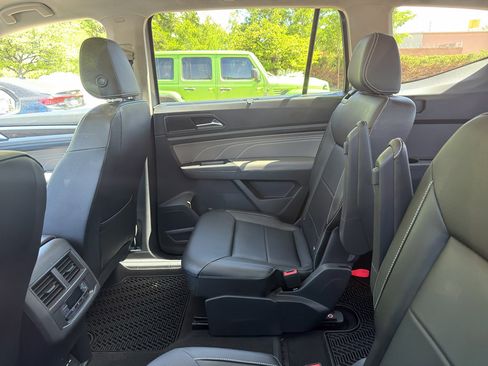 Used 2023 Volkswagen Atlas SE w/ Panoramic Sunroof Package AWD/4WD image 4