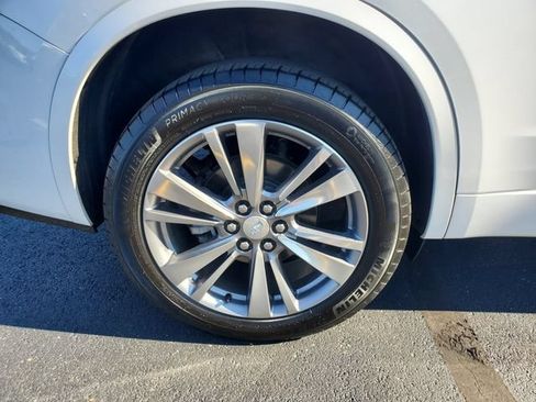 Certified 2024 Cadillac XT6 Premium Luxury w/ LPO, Floor Liner Package AWD/4WD image 9