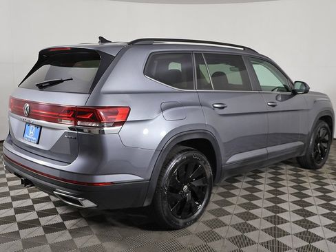Used 2025 Volkswagen Atlas SE w/ Panoramic Sunroof Package AWD/4WD image 12