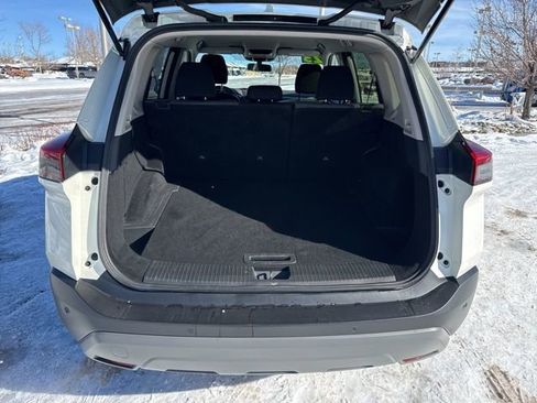 Used 2023 Nissan Rogue SV image 8