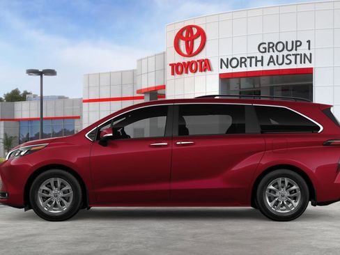 New 2026 Toyota Sienna XLE FWD image 4