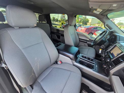 Used 2019 Ford F150 XLT w/ Equipment Group 302A Luxury AWD/4WD image 18