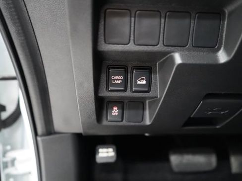 Used 2024 Nissan Frontier SV AWD/4WD image 23