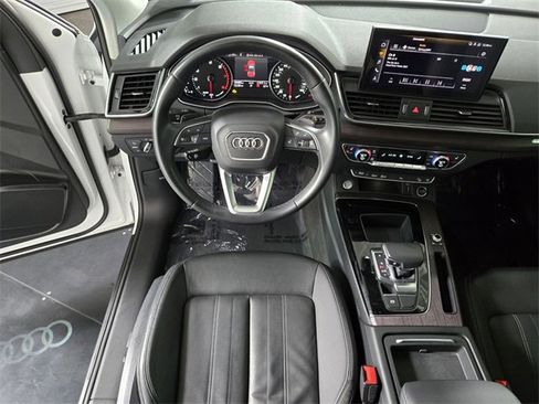 Used 2021 Audi Q5 2.0T Premium w/ Convenience Package image 17