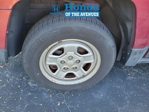 Used 2016 Jeep Patriot Sport w/ Power Value Group FWD image 4