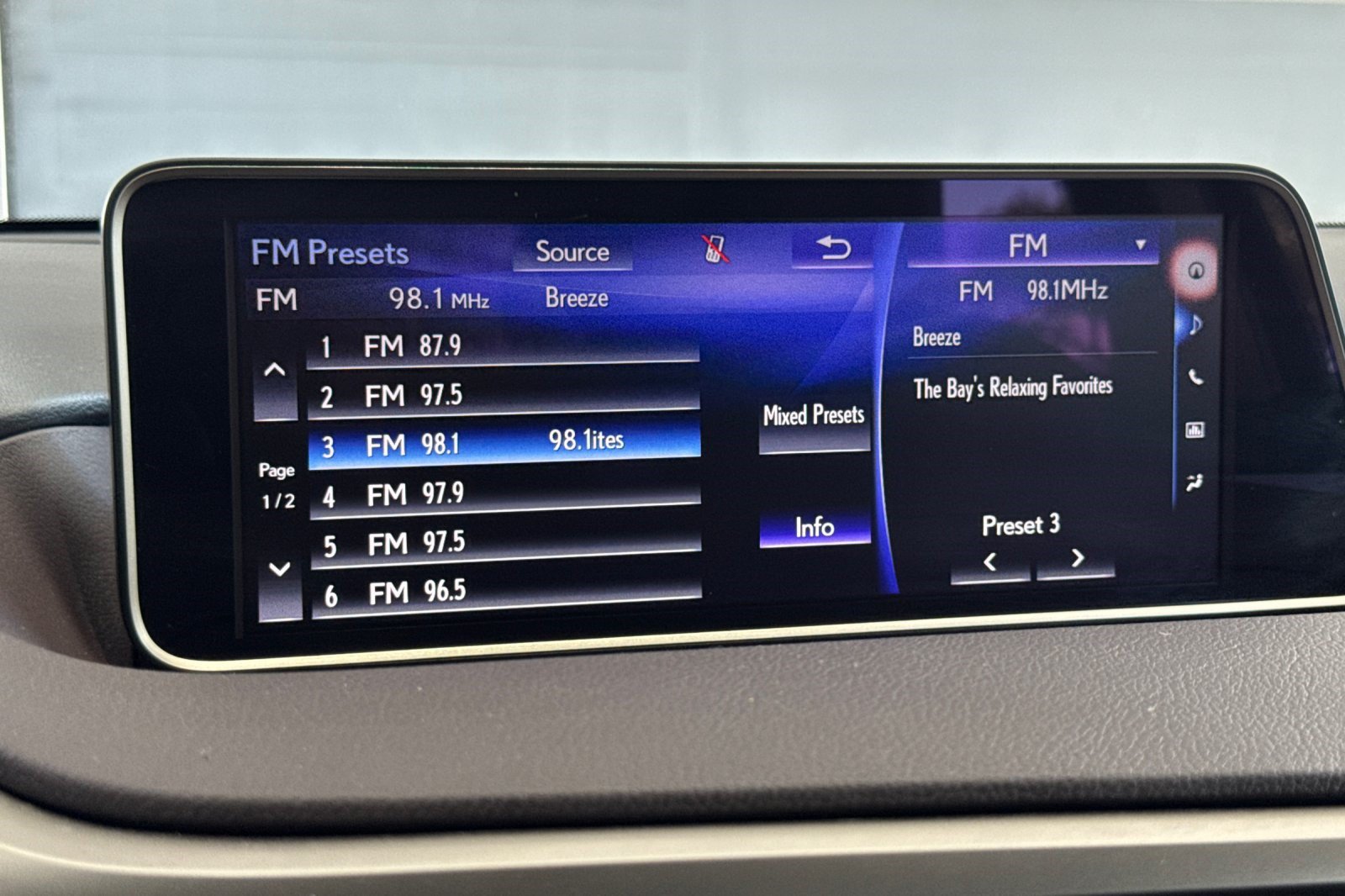 Used 2017 Lexus RX 450h AWD w/ Cold Weather Package image 24