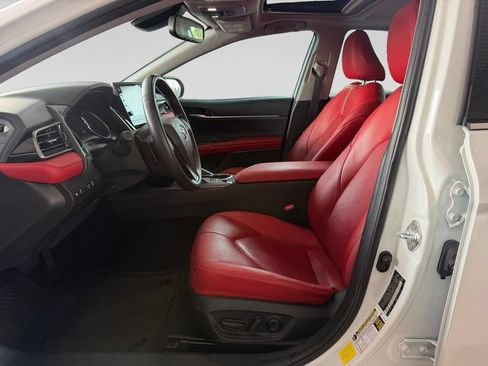 Used 2022 Toyota Camry XSE FWD image 15