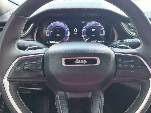 Used 2024 Jeep Grand Cherokee Altitude AWD/4WD image 16