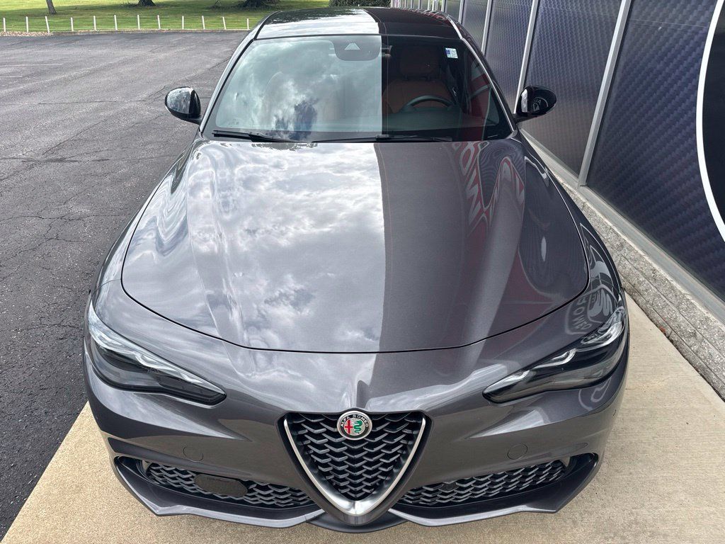 Used 2024 Alfa Romeo Giulia Ti w/ Active Assist Plus Package AWD/4WD image 9