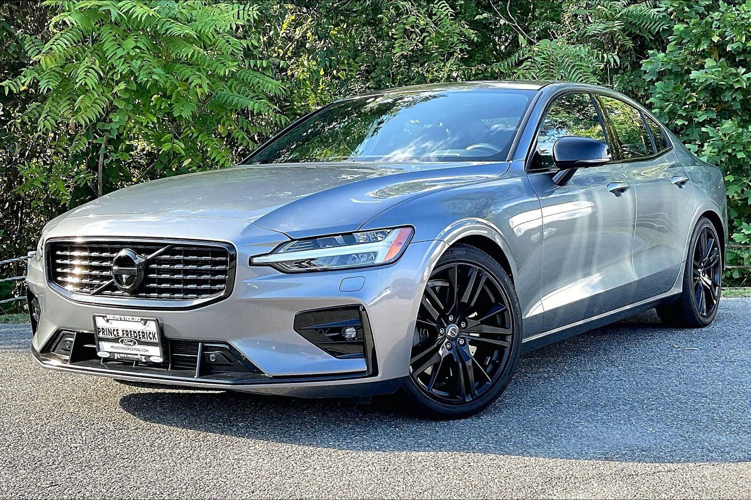 Used 2019 Volvo S60 T6 R-Design AWD/4WD image 3