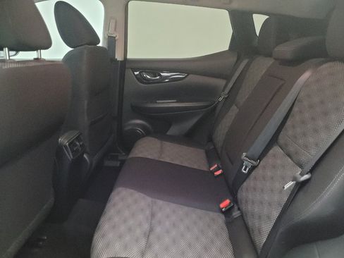 Used 2018 Nissan Rogue Sport SV image 18