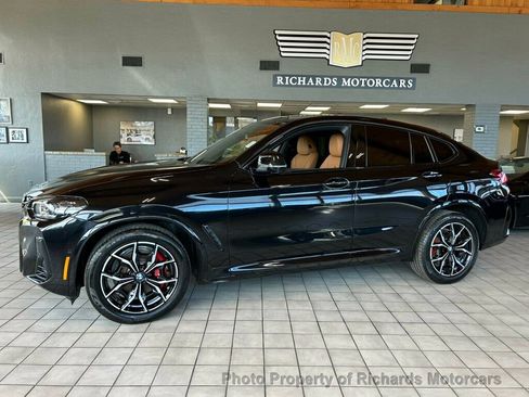 Used 2025 BMW X4 xDrive30i image 1