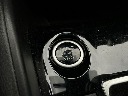 Used 2025 Nissan Versa SV image 22