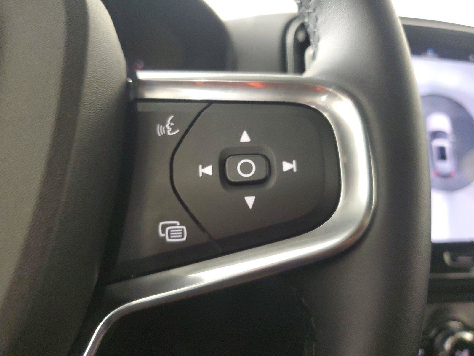 Certified 2026 Volvo XC40 B5 Plus AWD/4WD image 26