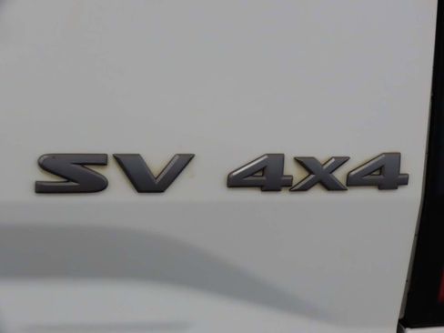 Used 2023 Nissan Frontier SV image 7