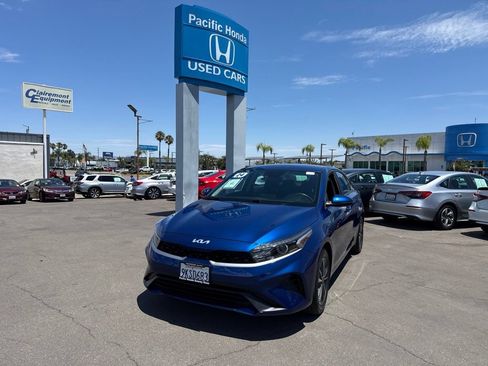 Used 2024 Kia Forte LXS w/ LXS Technology Package FWD image 3
