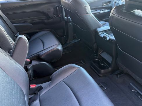 Used 2025 Toyota Sienna XSE w/ XSE Plus Package image 18