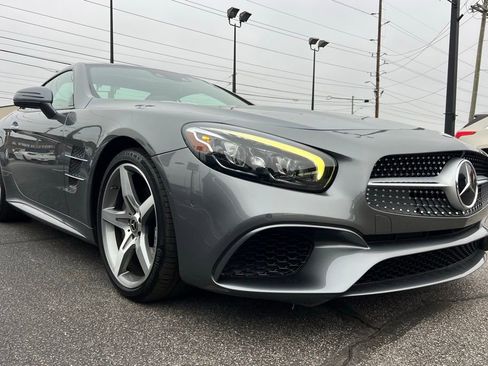 Used 2018 Mercedes-Benz SL 550 image 11