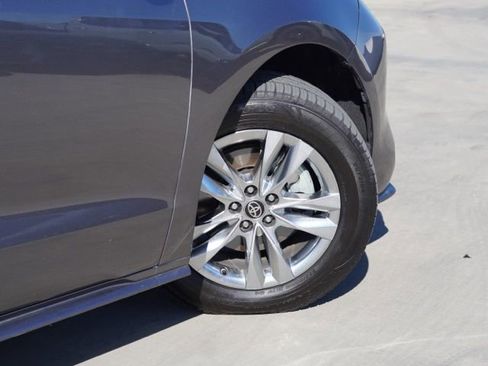 Certified 2022 Toyota Sienna XLE w/ XLE Plus Package image 10