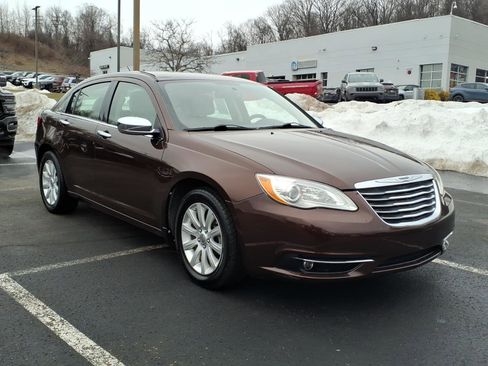 Used 2013 Chrysler 200 Limited w/ Sun/Sound Group image 5