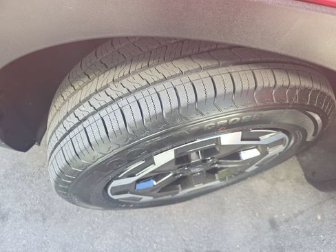 Used 2025 Hyundai Santa Fe SEL FWD image 25