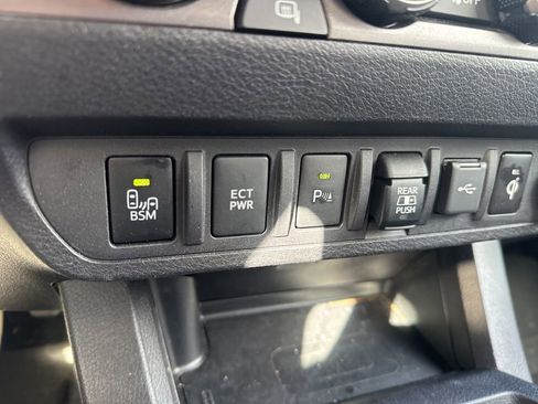 Used 2021 Toyota Tacoma TRD Sport image 27