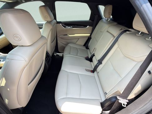 Used 2019 Cadillac XT5 FWD image 15