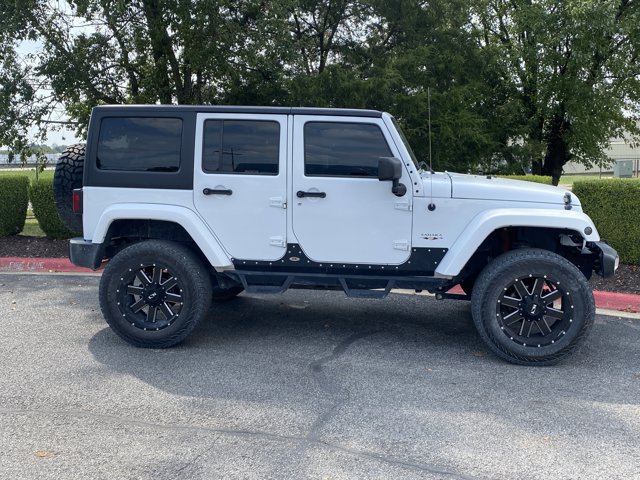Used 2017 Jeep Wrangler Unlimited Sahara AWD/4WD image 2