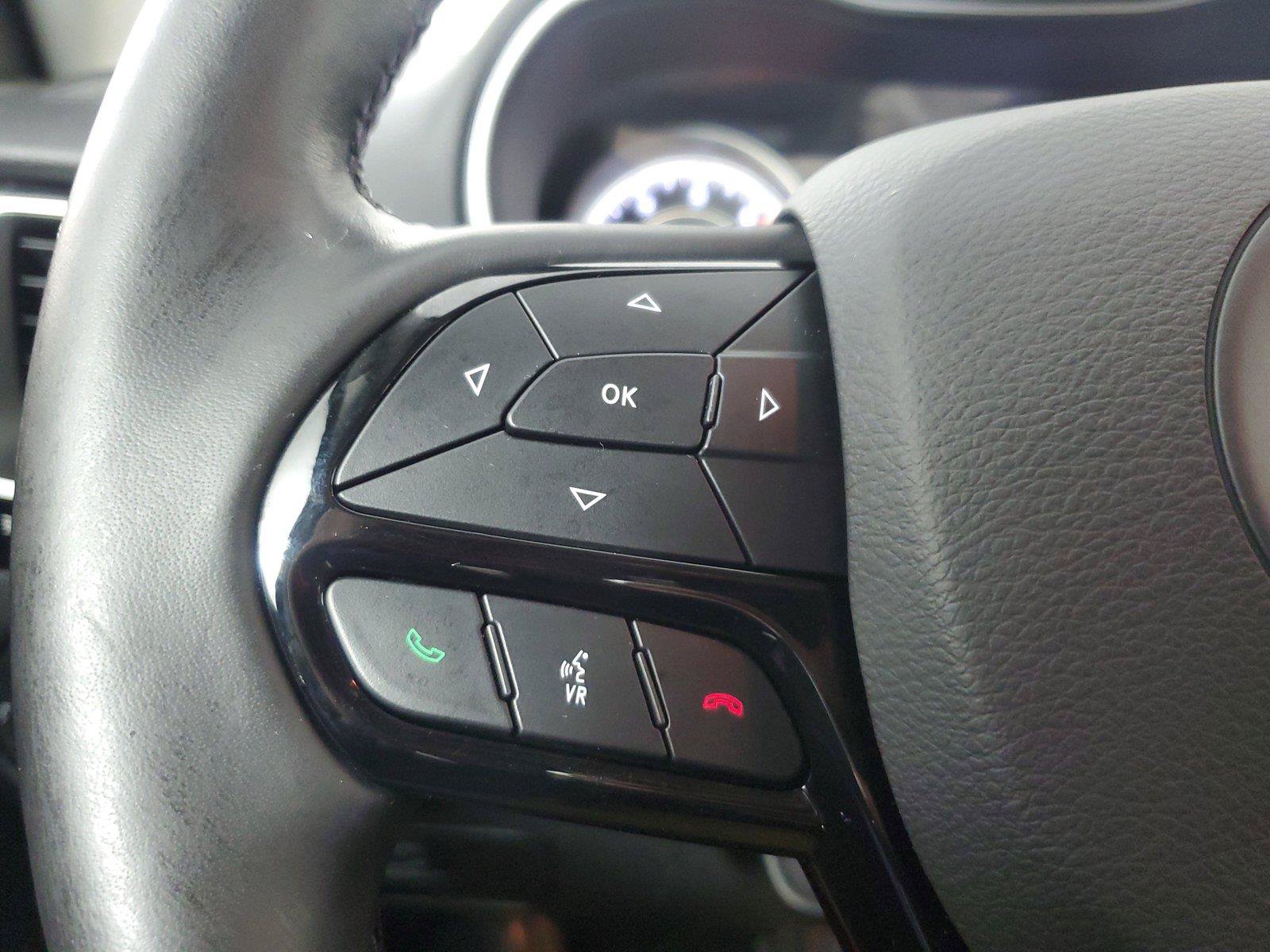 Used 2021 Jeep Cherokee Latitude Plus AWD/4WD image 23