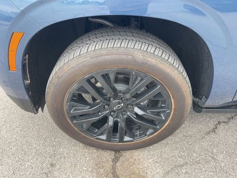 New 2025 Chevrolet Suburban Premier image 9