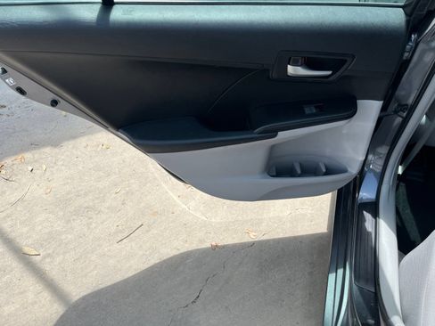 Used 2012 Toyota Camry LE FWD image 14