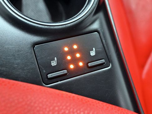 Used 2019 Toyota Camry XSE FWD image 17