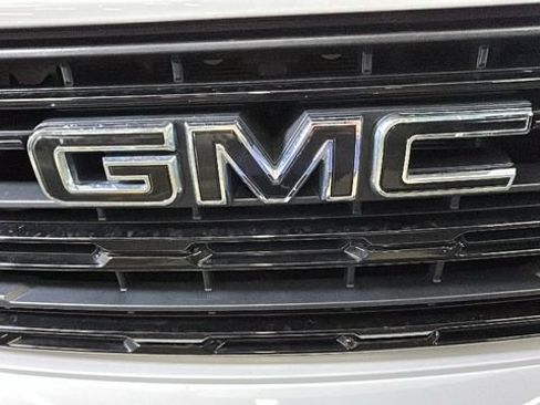 Used 2023 GMC Sierra 1500 Elevation w/ LPO, Elevation Black Package AWD/4WD image 8