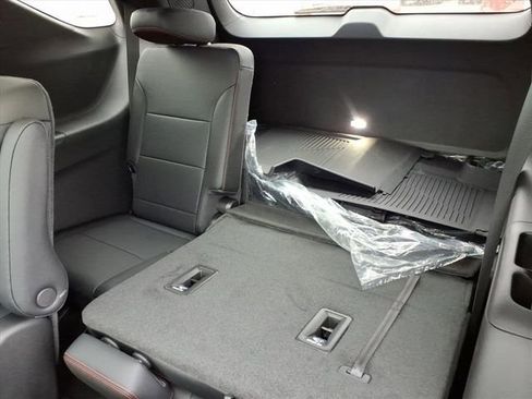 New 2026 Chevrolet Traverse Z71 w/ Enhanced Driving Package image 10